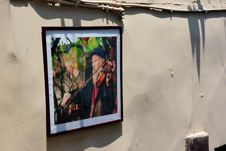 roadside, photo, violin, the old man, wall, mural, window