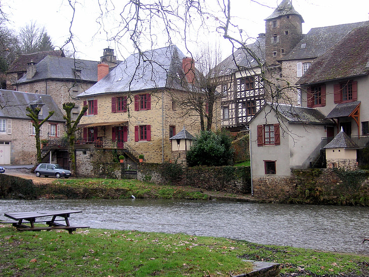 rzeki Front, średniowieczne domy, Francja, nad rzeką, starożytne, budynki