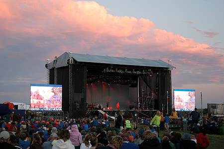 Konzert, Bühne, Festival, unter freiem Himmel, Event, Zuschauer, quantitative