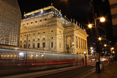 Prague, valsts teātris, tram, sarkana, naktī, vēsture, debesis