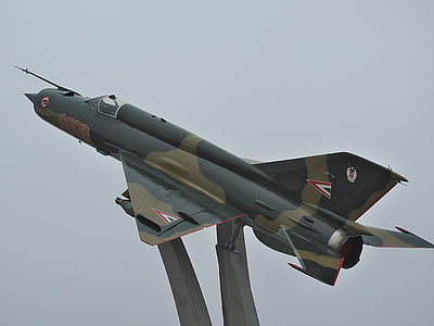 MiG-21, pesawat tempur, lama, Hungaria Angkatan Udara