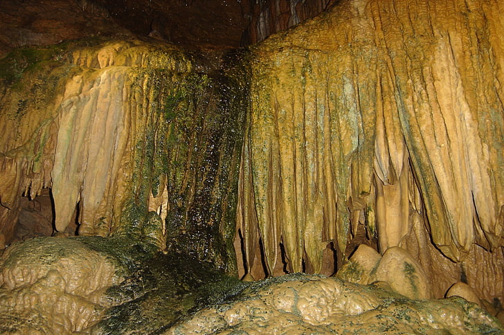 hulen, under bakken, kalkstein