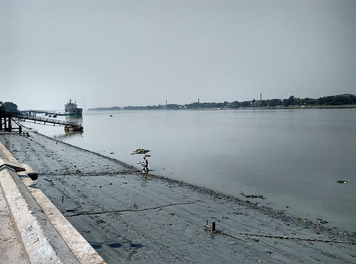 Budgebudge Fähre ghut, Kolkata, von der Stelle rühren