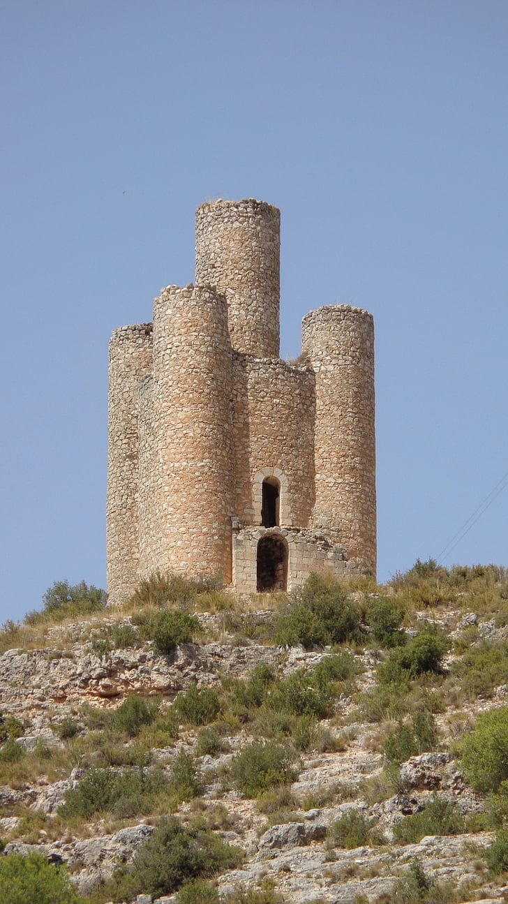 Zamek, Torre, średniowieczny
