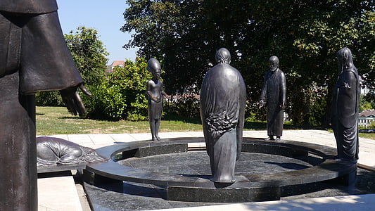 Jardin des philosophes, Budapest, colline Gellért, Abraham, Akhénaton, Jésus, Bouddha