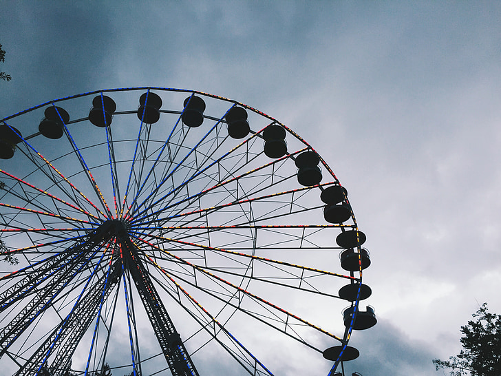 rueda de la fortuna, Parque de atracciones, Feria, cielo, nubes, nublado