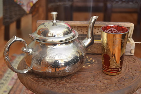 tar du arabisk med te, te, kaffe, slappe av, pause, piknik, vennskap