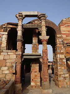 qutab complex, pillars, carved, stonework, red sandstone, arch, islamic monument