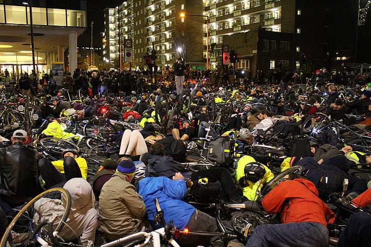 Chạy xe đạp, giới thiệu, kháng nghị, Luân Đôn, năm 2013, dừng lại giết chết người đi xe đạp, TFL