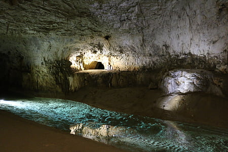 Gruta de, Provenza, milagro, agua, reflexión, en el interior, de la cueva