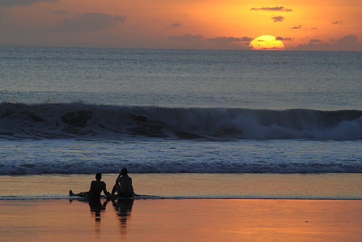 coucher de soleil, se détendre, plage, mer, assis, océan, gens