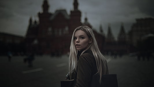 Flicka, Röda torget, dysterhet, mörka, böcker, Kreml, Moskva