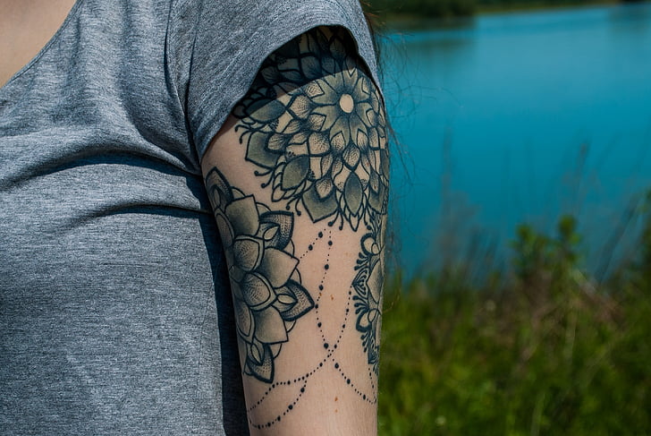 tetovējums, mandala, roka, vienai personai, midsection, ūdens, diena