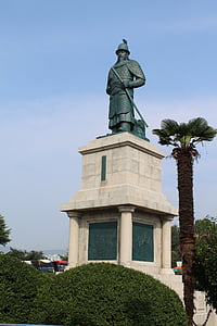 Yongdusan, Pusan, Yi sun sin