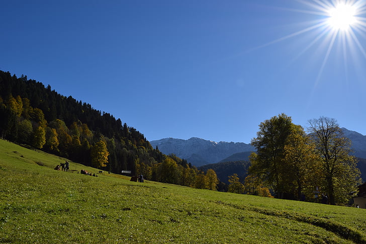 Bavarija, kalnai, Alpinės pievos, rudenį, dangus, Saulė, mėlyna