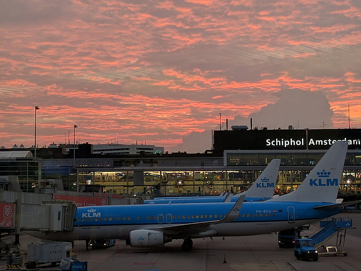 Schiphol, aéroport le plus pratique, avion, tombée de la nuit