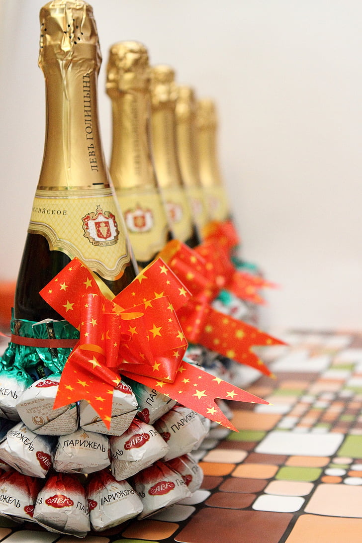 champagne, candy, holiday, gift, bow, new year's eve