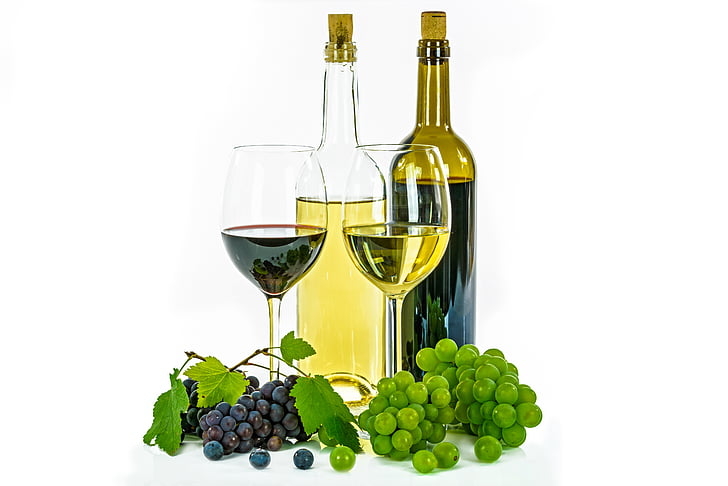biele víno, červené víno, fľaša, poháre na víno, sklo, hrozno, biele pozadie