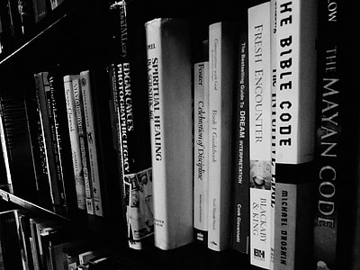 knjige, črno-belo, književnost