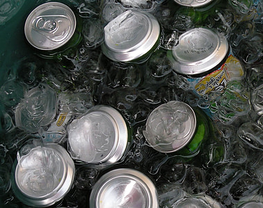 boîtes de conserve, boissons, glace, eau, en aluminium, réfrigérés