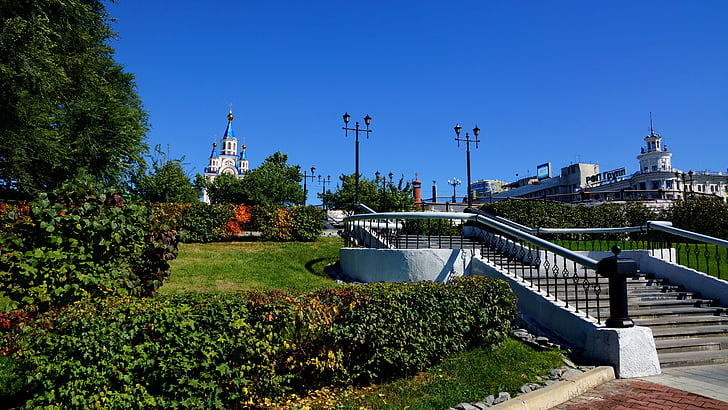 Habarovszk, Komsomolskaya tér, templom, Városliget, létra, ősz