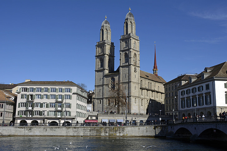 Grossmünster, templom tornya, templom, torony, Zürich, Nevezetességek, épület