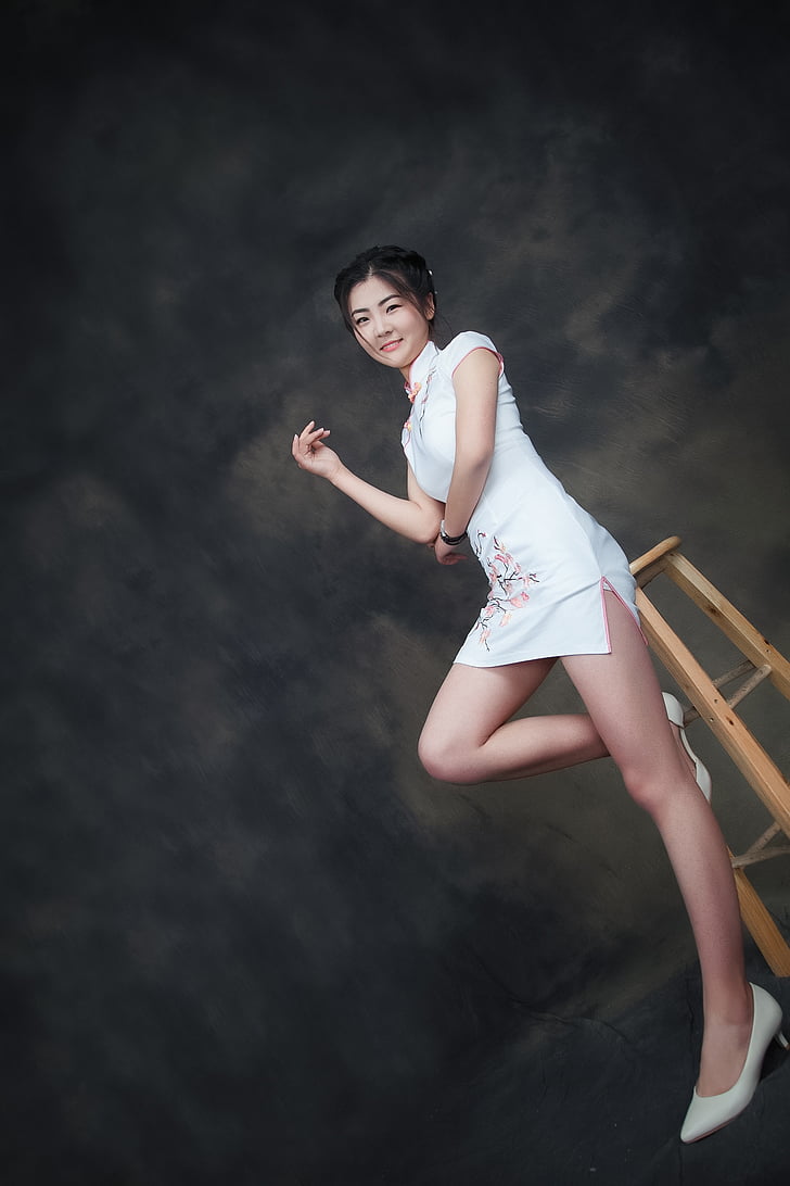 cheongsam, glimlach, artistieke foto 's, vrouw, model, jonge, witte jurk