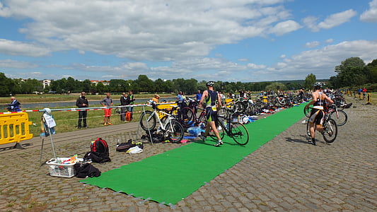 铁人三项, 事件, 德累斯顿, 城市铁人三项, 自行车, 骑自行车, 体育