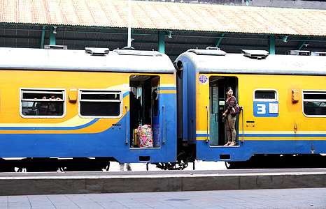 transport, toget, Indonesien, Java, kereta api sri tanjung, Stasiun gubeng, Surabaya