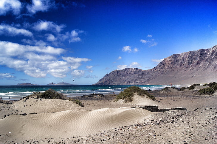 Lanzarote, meste Famara, Surf, Beach, more, vody, Sky