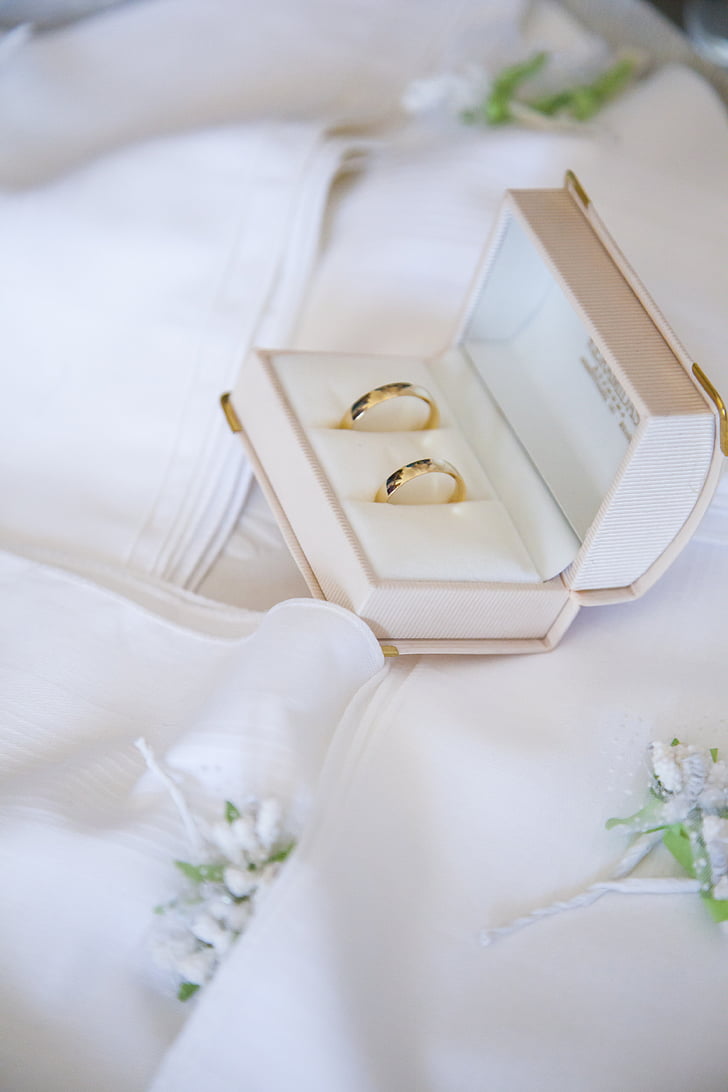 Vera, vestuviniai žiedai, Auksas, žiedas, dėžutė, santuoka, balti