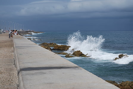 Κούβα, Αβάνα, στη θάλασσα