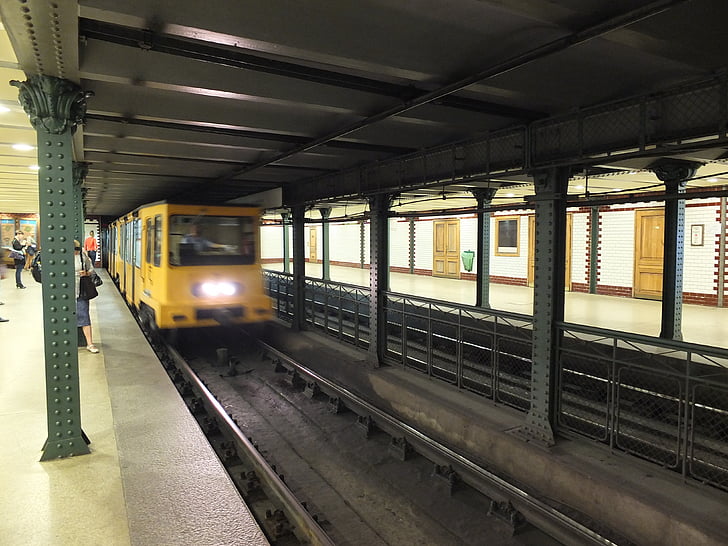 metro, estació de metro, Budapest