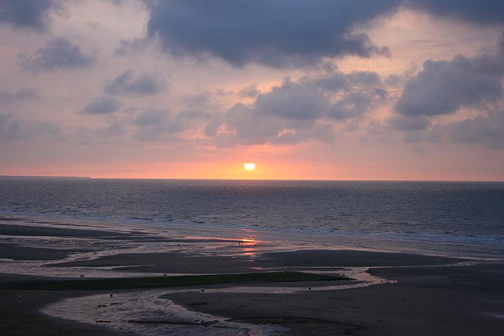 ainava bija, Normandija pludmali, saulriets