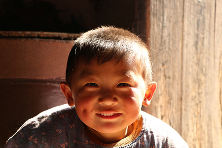 criança, vila chinesa, feliz, raio de sol