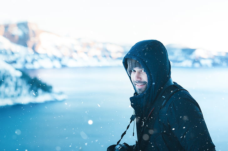 φωτογραφία, ο άνθρωπος, φορώντας, χιόνι, σακάκι, κοντά σε:, σώμα
