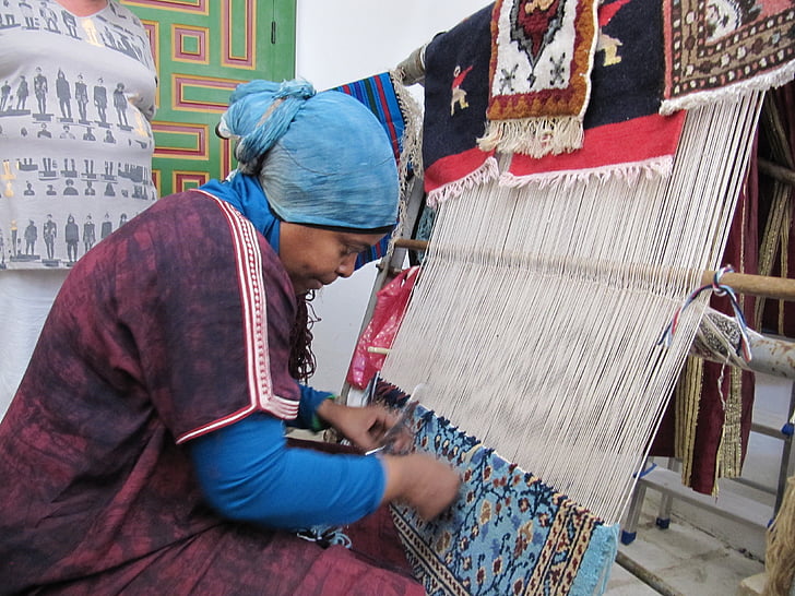 woman, carpet, tying, hand labor, weaver, arbeiterinportrait, teppichknuepferin