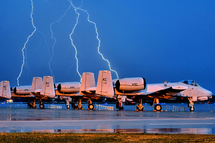 Kampfjets, Flugzeug, Blitze, auffällig, militärische, a-10, Blitze