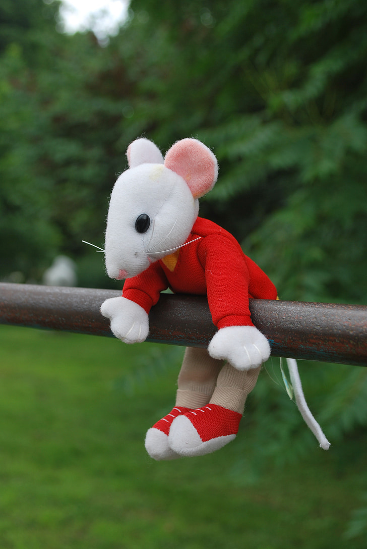 mouse, toy, hanging, outside, nature, stuart, little