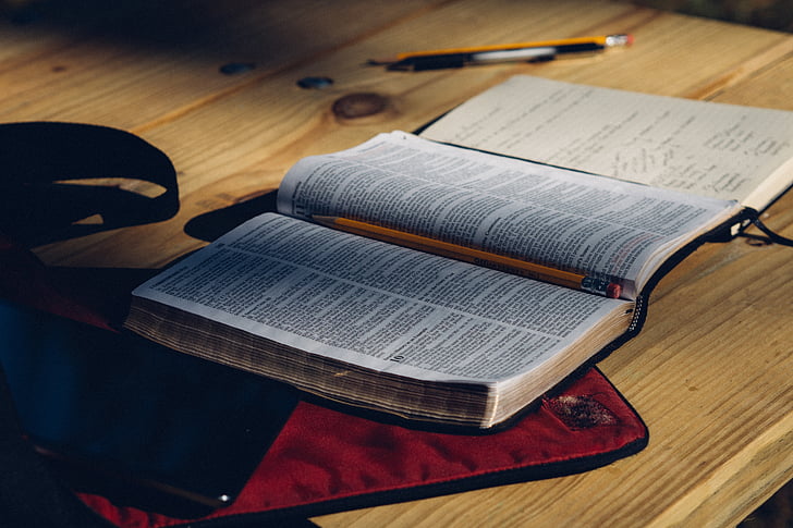pencil, bible, page, top, wooden, table, books