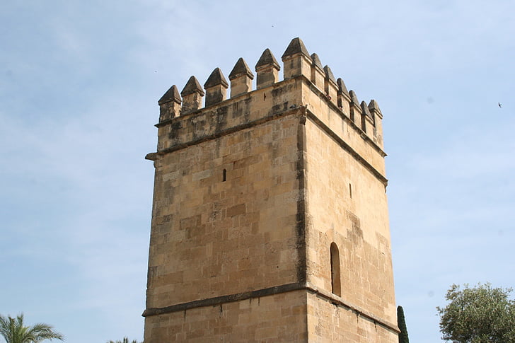 Kule, Camii, Cordoba, mimari, Bulunan Meşhur Mekanlar, Geçmiş, Fort