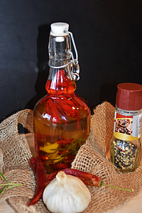 ulei, ulei de măsline, chili, usturoi, Marea Mediterană, flacoane din sticla, sticlă