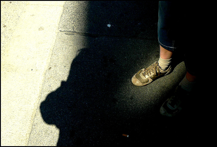 foot, leg, feet, sport shoe, legs, curb, sidewalk