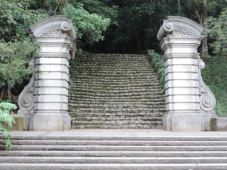 Portal, pietra, scaletta, colonne