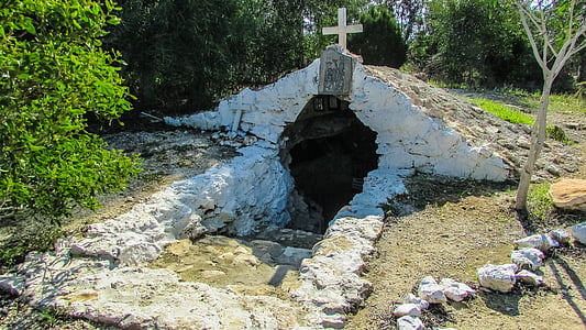 Kypr, Xylofagou, Panagia, jeskyně, kostel