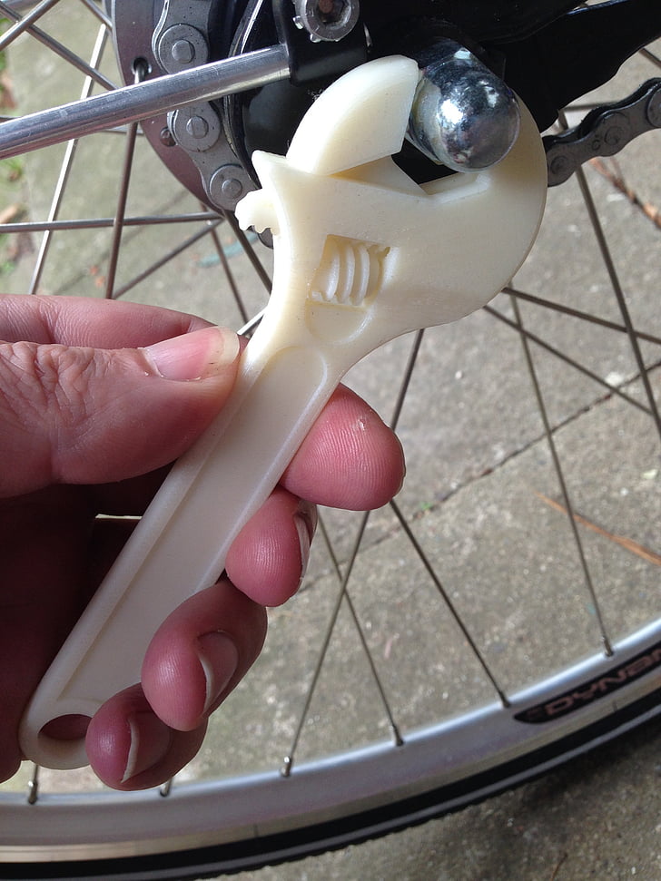 clé, impression 3D, plastique, vélo, roues, réparation