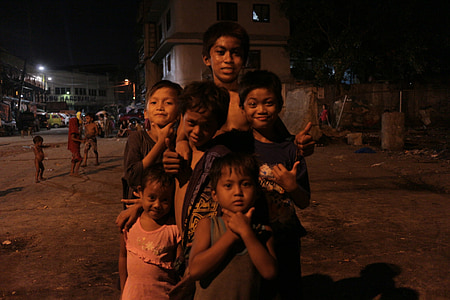 filippinske lotto centrale, Municipal stadium, børn