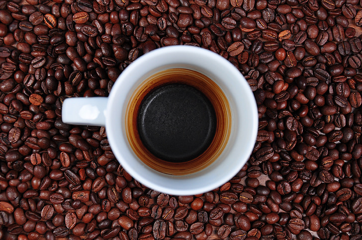 kaffe, tom kopp, kaffebönor, kaffemuggar, kaffe prov, böna, brun