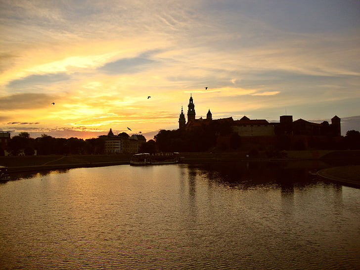 Kraków, Polen, Wawel, solopgang, smukt, vand, skyer
