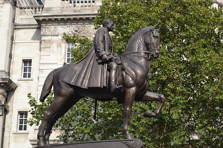 szobor, lovas, London, Earl Horváth Mónika